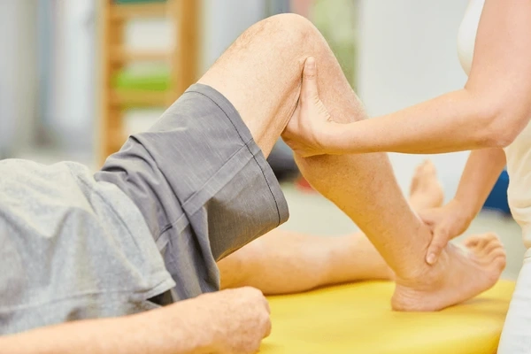 knee pain therapy in lancaster